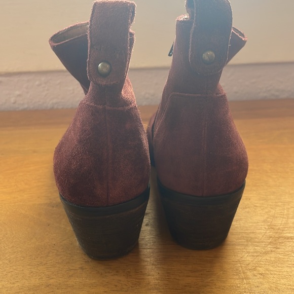 NWOT Rust Color Suede Boots - Picture 5 of 11
